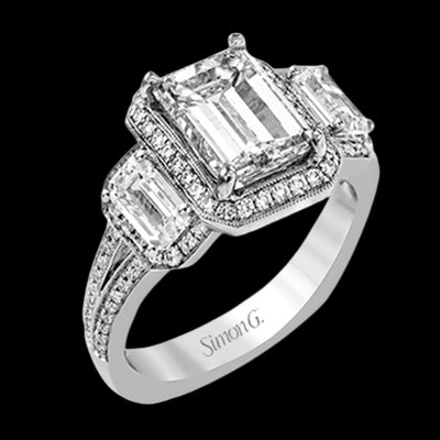 Engagement Ring in 18k Gold with Diamonds