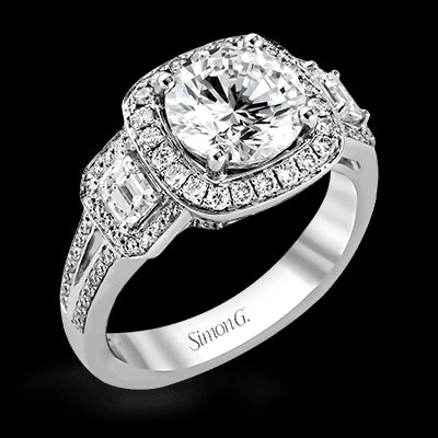 Engagement Ring in 18k Gold with Diamonds