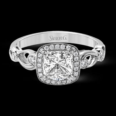 Engagement Ring in 18k Gold with Diamonds