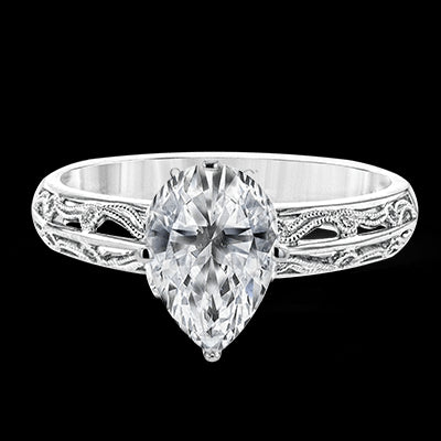 Engagement Ring in 18k Gold with Diamonds