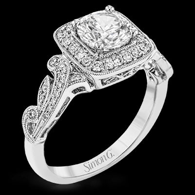 Engagement Ring in 18k Gold with Diamonds