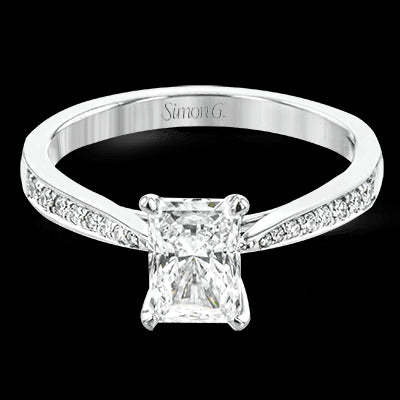 Engagement Ring in 18k Gold with Diamonds
