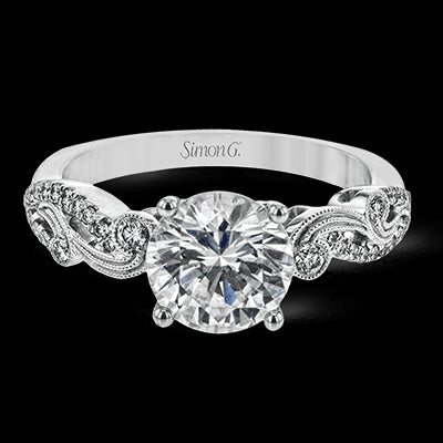 Engagement Ring in 18k Gold with Diamonds