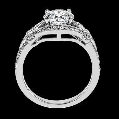 Engagement Ring in 18k Gold with Diamonds