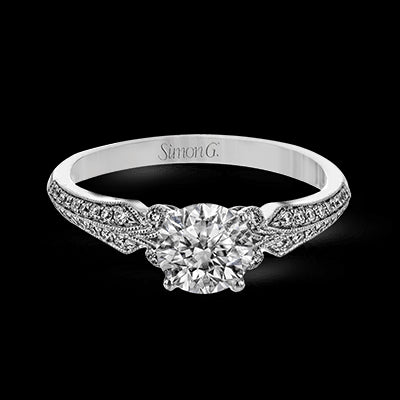 Engagement Ring in 18k Gold with Diamonds