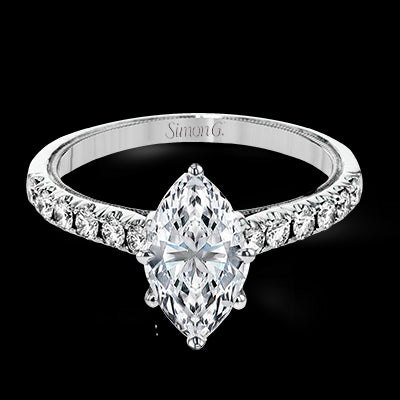 Engagement Ring in 18k Gold with Diamonds